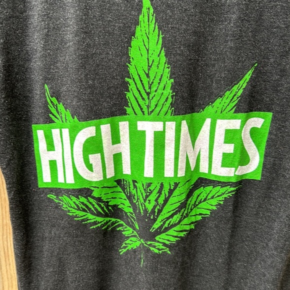 High Times 2013 Cannibis Cup San Francisco T-Shirt - Picture 2 of 12